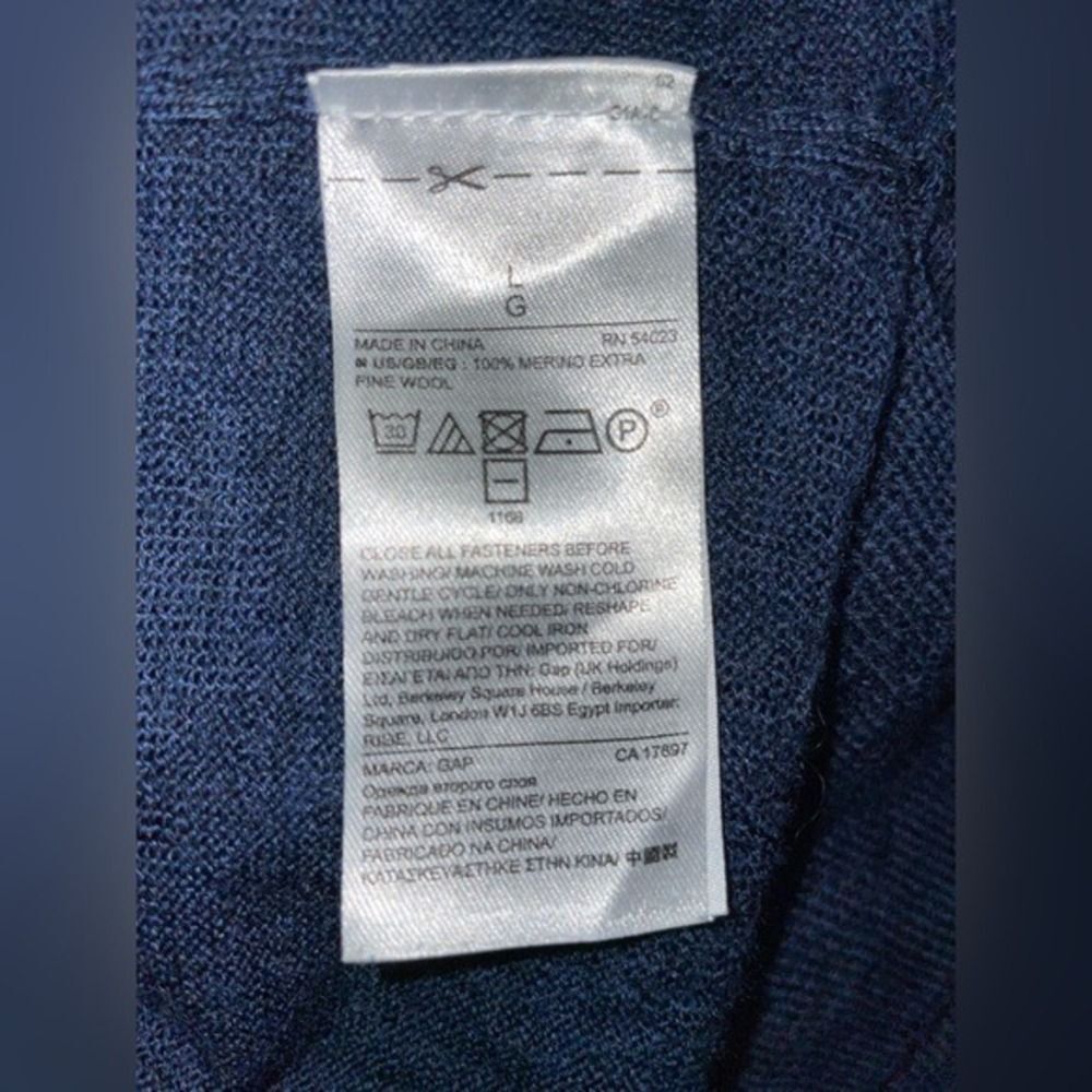 Merino Wool Gap Cardigan Sweater w/ L Blue V-Neck Button Front Pocket LN/NWOT - Picture 7 of 15